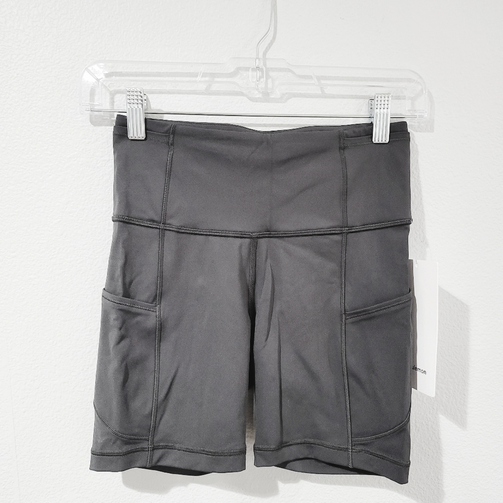 Lululemon Fast and Free Short 6" - Graphite Grey Sz 4